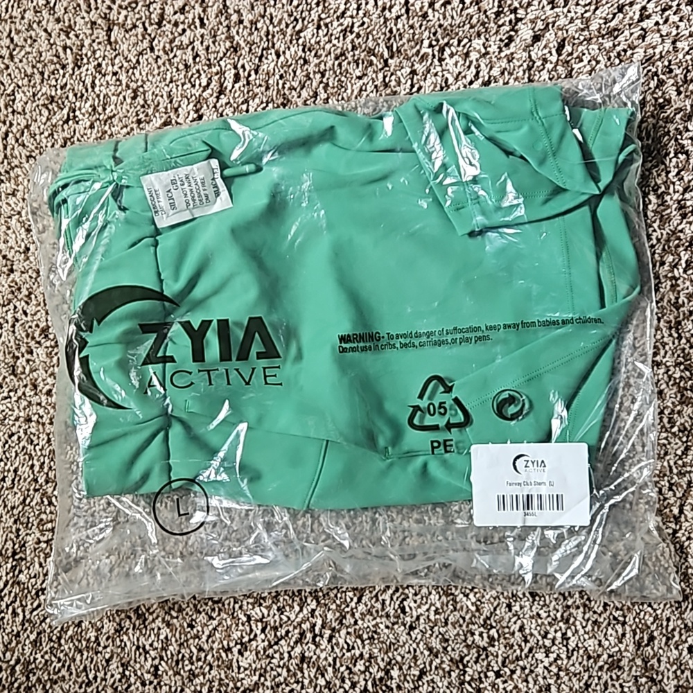 Zyia Fairway Club Shorts - NWTB - Large